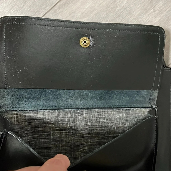 Vintage Shoulder Bag Gold Hardware - Picture 12 of 15